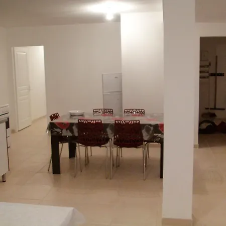 Apartment Chez Chantal & Gino